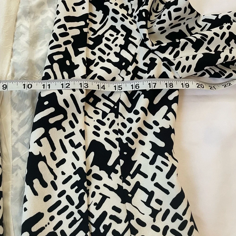 Kasper Black/White Sleeveless Dress w/Abstract Matching Jacket, Size‎ 2P and 4P
